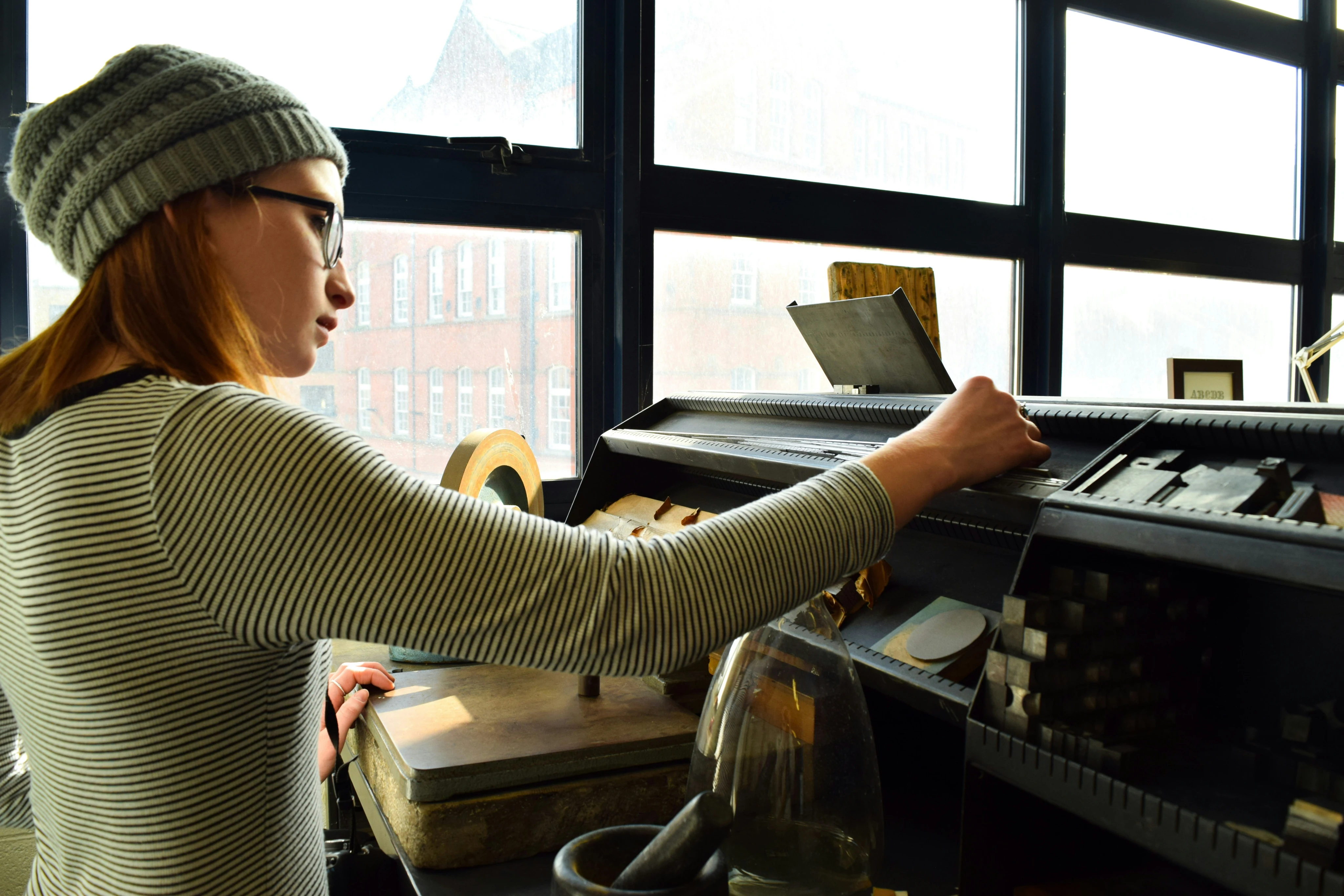 Experienced person at a machine